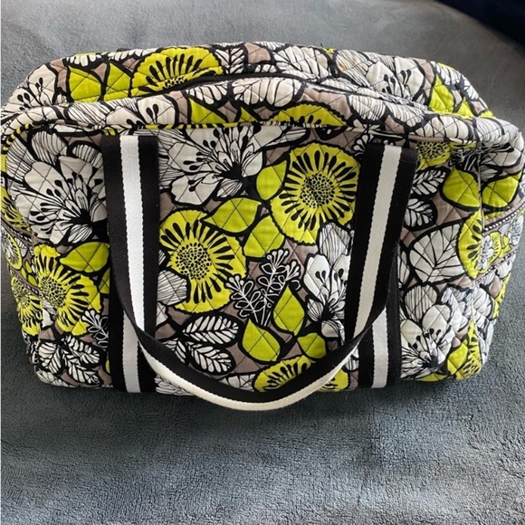 ✨VERA BRADLEY WEEKENDER✨ - Picture 2 of 5